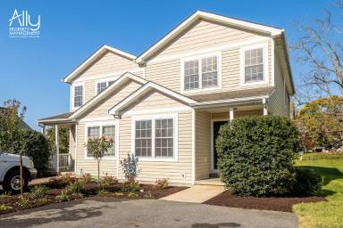 Main picture of 409 S Magnolia Ave