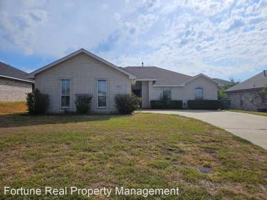 Main picture of 828 Serenity Dr