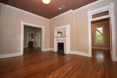 Main picture of 706 N Trenton St