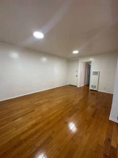 Main picture of 1737 N Sycamore Ave