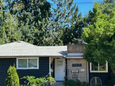 Main picture of 1604 N 203rd Pl
