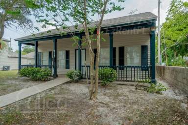Main picture of 800 8th St