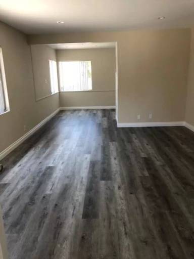 Main picture of 15022 Dickens St