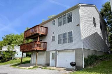 Main picture of 950 Perdue St