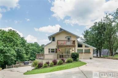 Main picture of 15550 Beacon Point Dr
