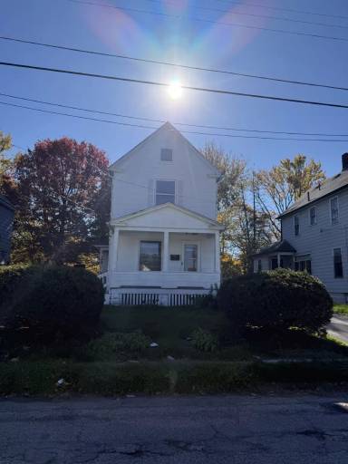 Main picture of 365 Willis Ave