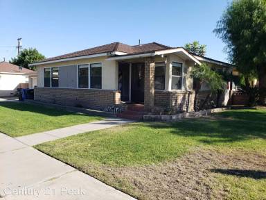 Main picture of 8042 Madison St