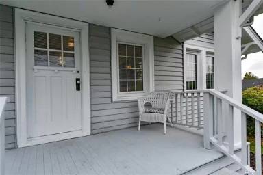 Main picture of 10025 39th Ave SW
