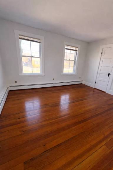 Main picture of 84 Main St