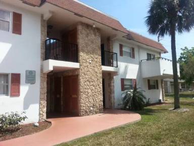 Main picture of 206 SW 1st St