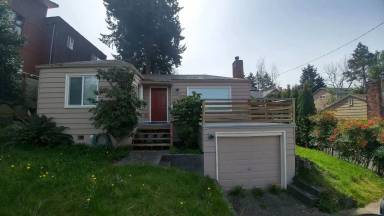 Main picture of 535 NE 102nd St