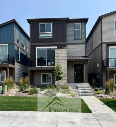 Main picture of 8773 Hoopla Way