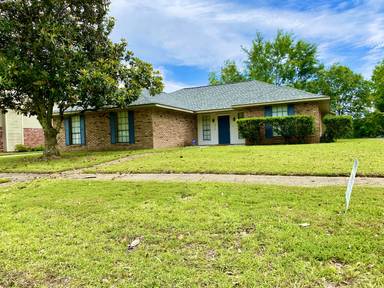 Main picture of 15512 Banyanwood Ave
