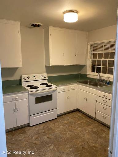 Main picture of 735 Raleigh Rd