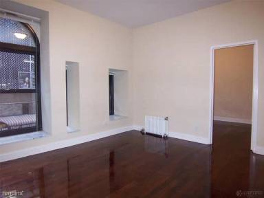 Main picture of 150 W 47th St Apartments