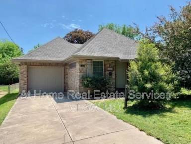 Main picture of 1540 S Rogers Ave