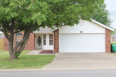 Main picture of 461 Sun Meadow Dr