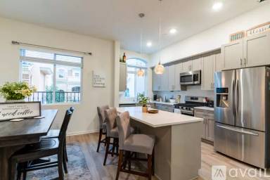 Main picture of 806 Ada St