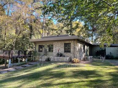 Main picture of 1876 Mason Mill Rd