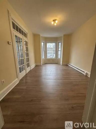 Main picture of 244 6th Ave W