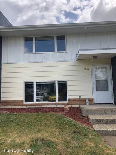 Main picture of 1001 - 1003 6th Ave SW