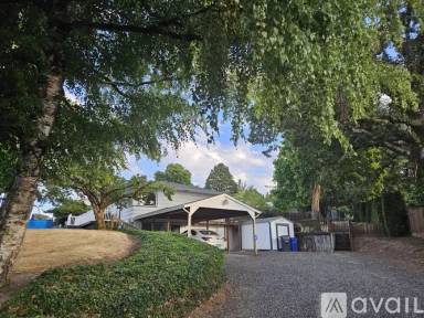 Main picture of 16030 S Holcomb Blvd
