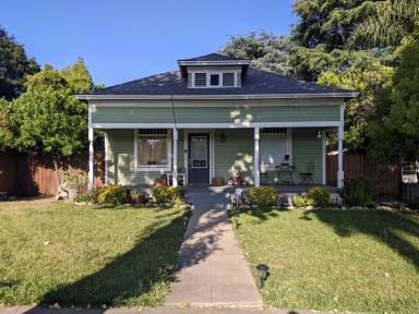 Main picture of 768 N 1st Ave