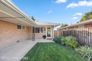 Main picture of 753 S Leyden St