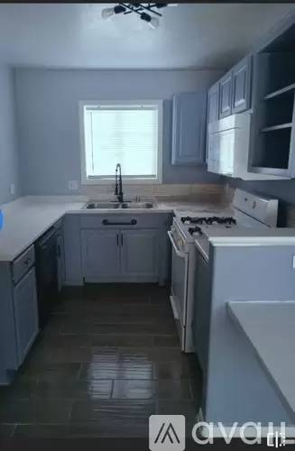 Main picture of 130 San Luis St