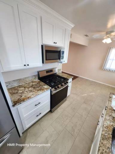 Main picture of 868 Ashcomb Dr