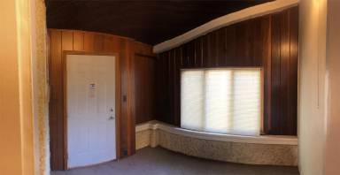 Main picture of 1036 College St N