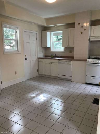 Main picture of 66 Church St