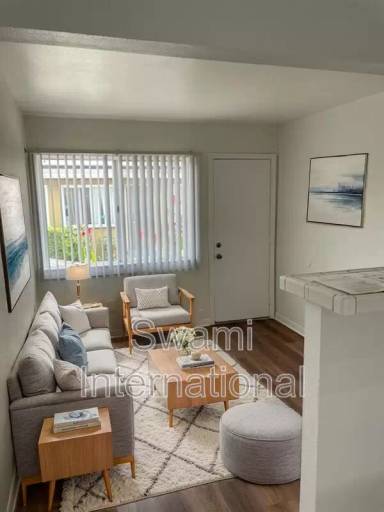 Main picture of 4538 W Imperial Hwy