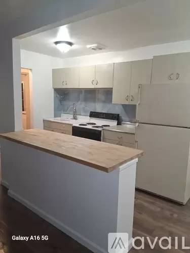 Main picture of 340 Colorado River Blvd