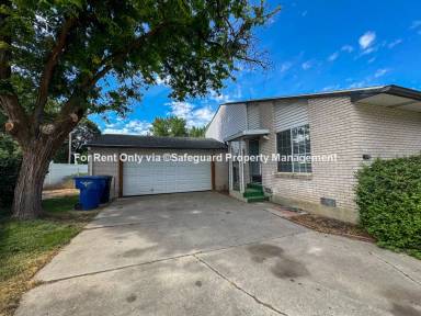 Main picture of 1906 E Jeremy Ct