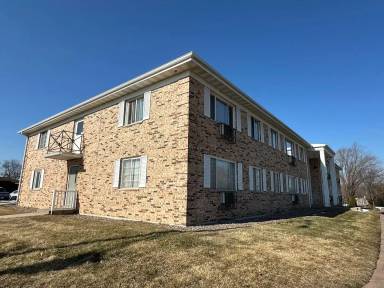 Main picture of 604 N Black River St