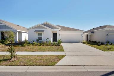 Main picture of 668 Sand Pine Ln