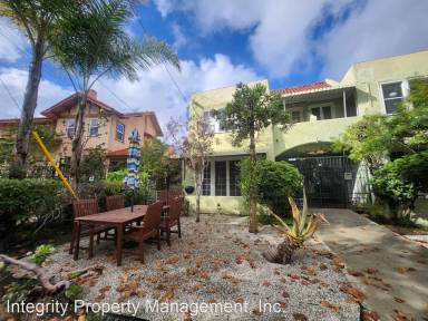 Main picture of 861 1/2 N La Fayette Park Pl