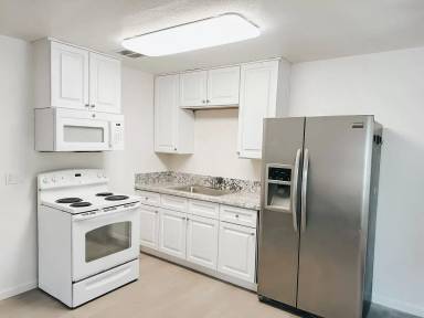 Main picture of 3333 W St