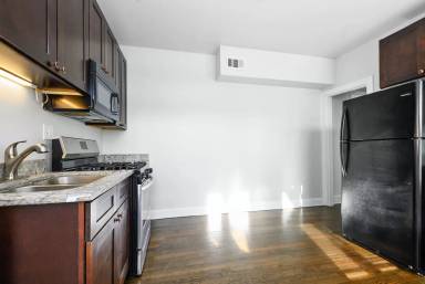 Main picture of 2911 W 66th St
