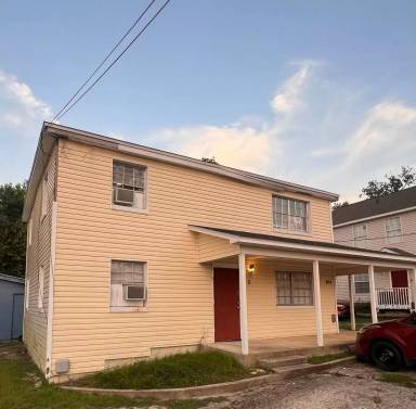 Main picture of 804 Eugenia St