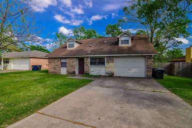 Main picture of 1010 Hardwood Ln