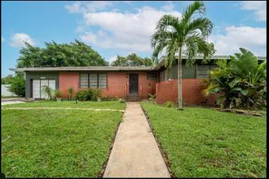 Main picture of 1537 39th St