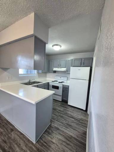 Main picture of 3049 E Cicero St