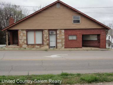 Main picture of 200 N Main St