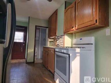 Main picture of 20 E Courtney St