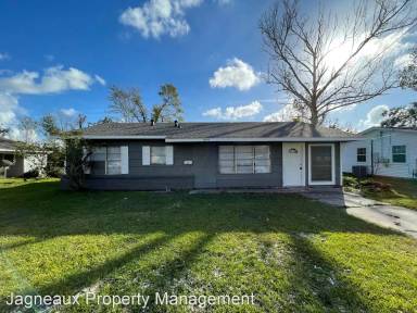 Main picture of 1304 Meadow Dr