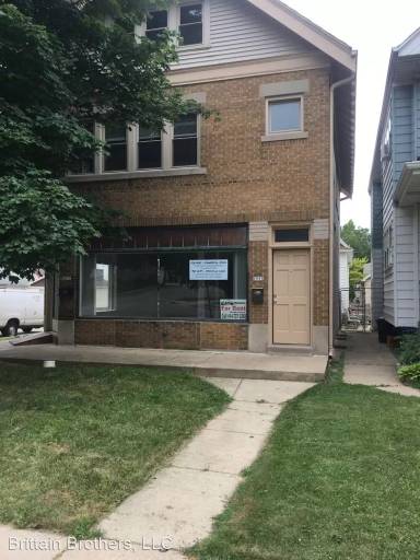 Main picture of 1975 S 71st St