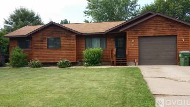 Main picture of 475 8th Ave NE