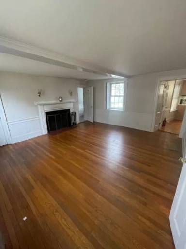 Main picture of 395 Essex St